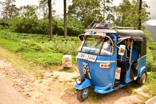 Tuk tuk in the hill country